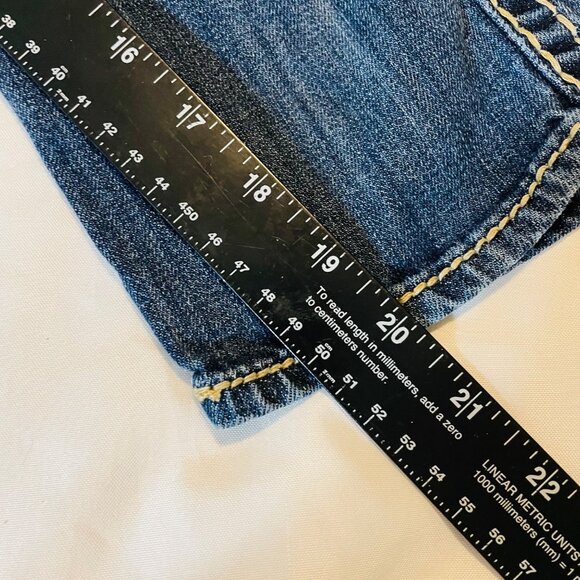 Womens Silver Capri Jeans Suki Distressed Blue Wash Size 26 - Picture 7 of 8